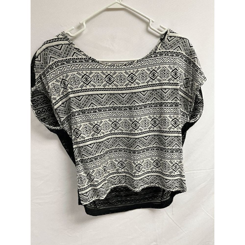 Forever 21 wear it both sides Women's Tunic Scoop neck cap Sleeve Cropped Top wi